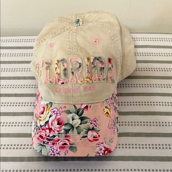 Pink and Cream Snapback Cap with Floral Embroidery Hecho en Mexico Snapaback – BARRIO HAT DROP main image 3